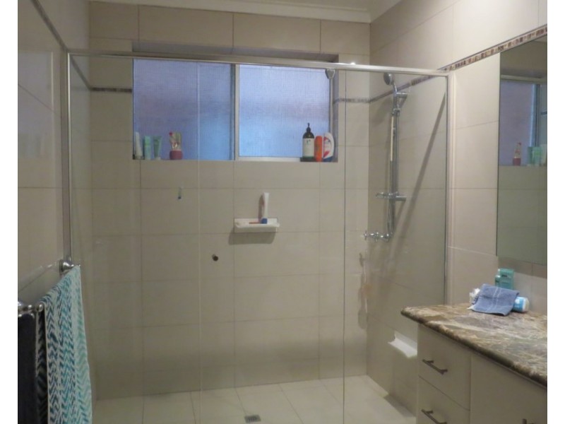 22 Ind Street, Lesmurdie WA 6076