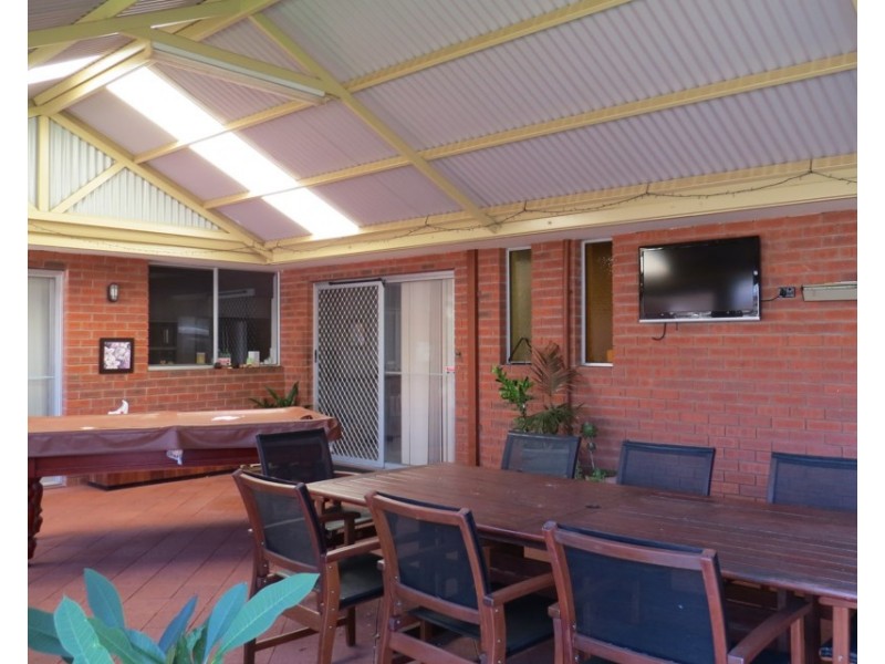 22 Ind Street, Lesmurdie WA 6076