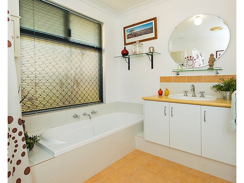 2B Isobel Street, Bentley WA 6102