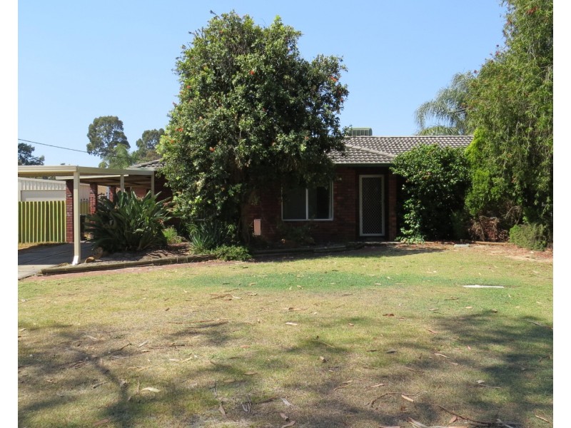 8 Pine Court, Forrestfield WA 6058