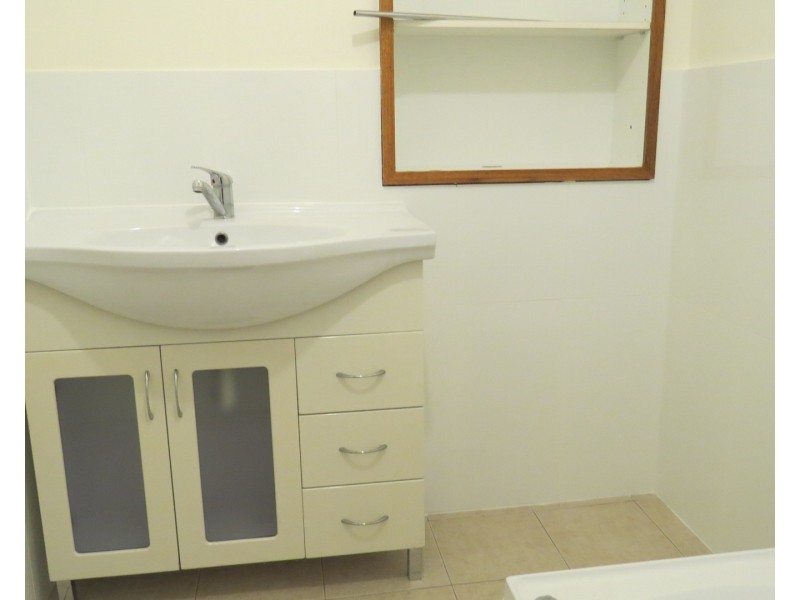 8 Pine Court, Forrestfield WA 6058