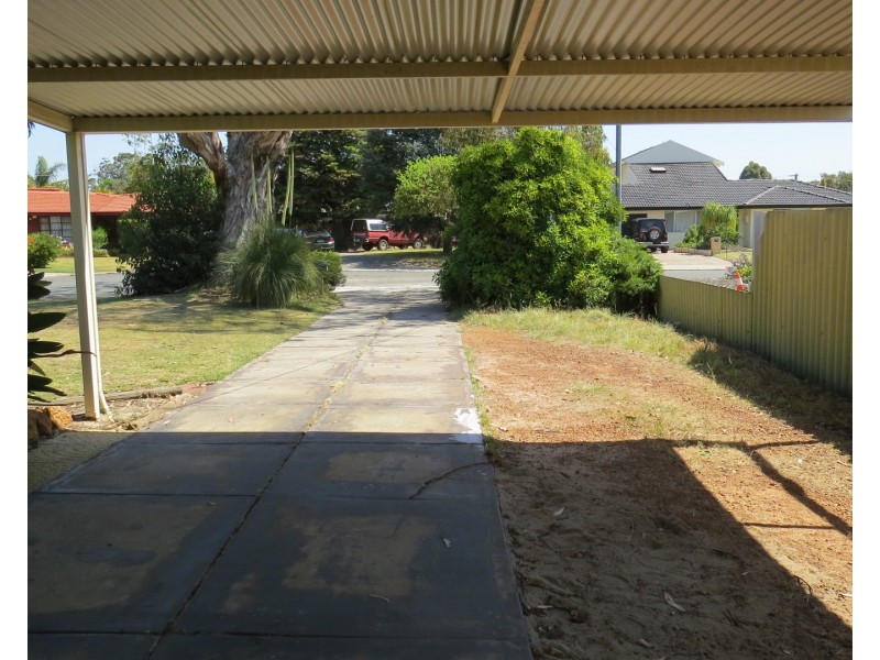 8 Pine Court, Forrestfield WA 6058