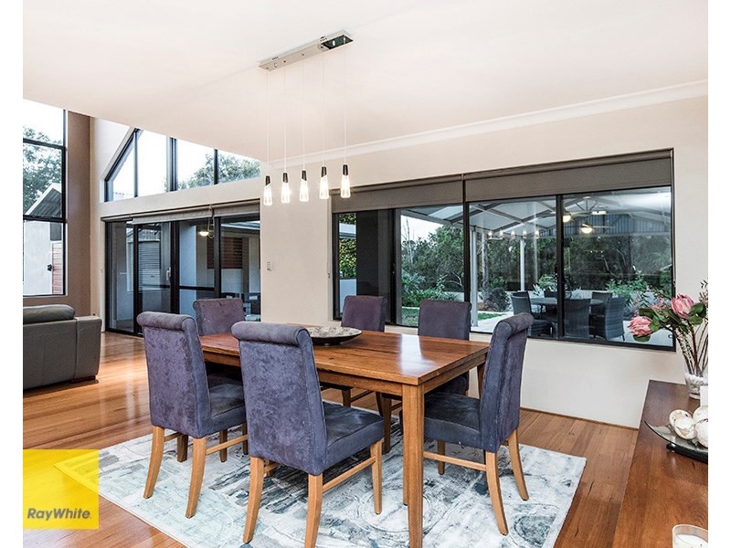 8 Woodview Retreat, Lesmurdie WA 6076