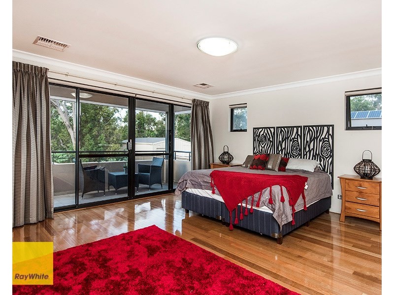 8 Woodview Retreat, Lesmurdie WA 6076