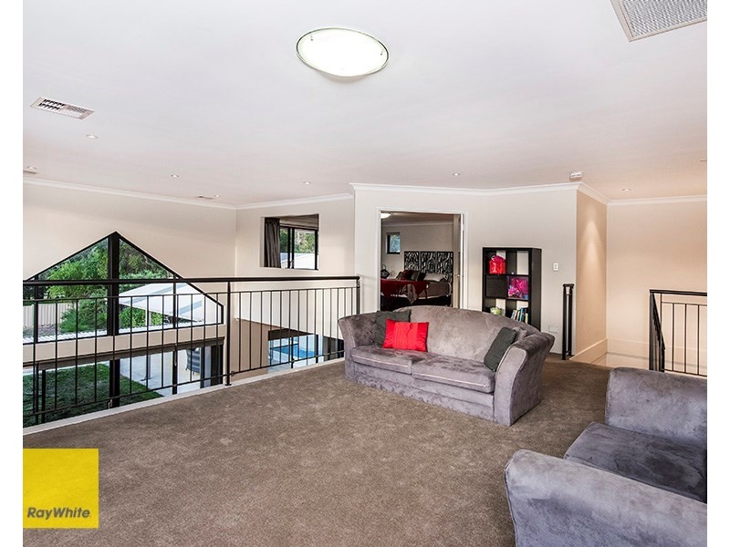 8 Woodview Retreat, Lesmurdie WA 6076