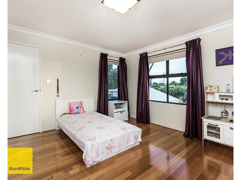 8 Woodview Retreat, Lesmurdie WA 6076