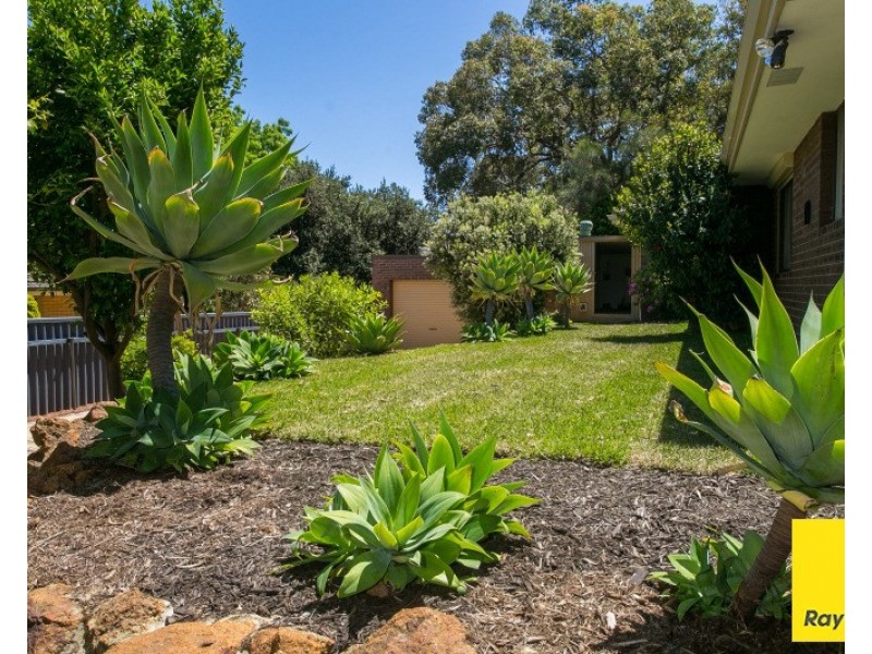 5 Grevillea Road, Walliston WA 6076