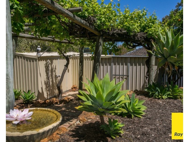 5 Grevillea Road, Walliston WA 6076