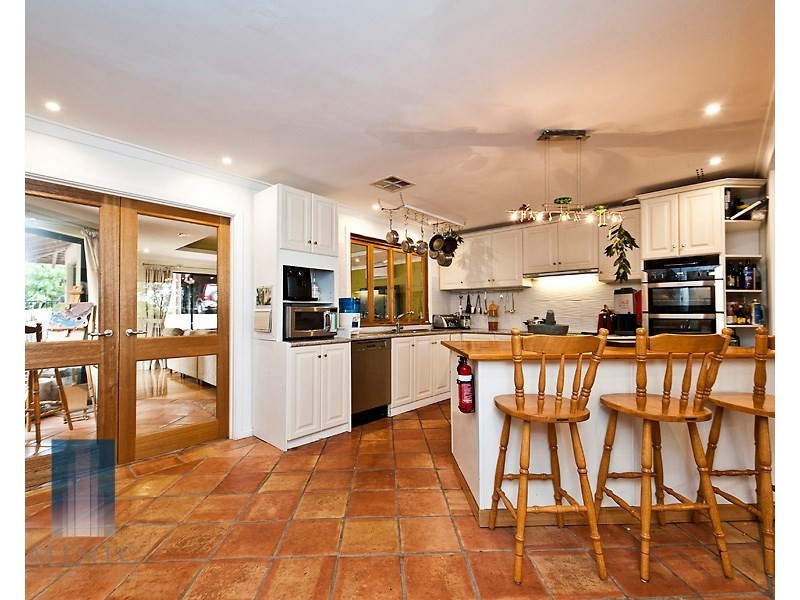 7 Tregenna Place, Gooseberry Hill WA 6076