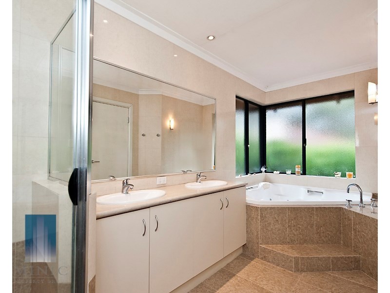 7 Tregenna Place, Gooseberry Hill WA 6076