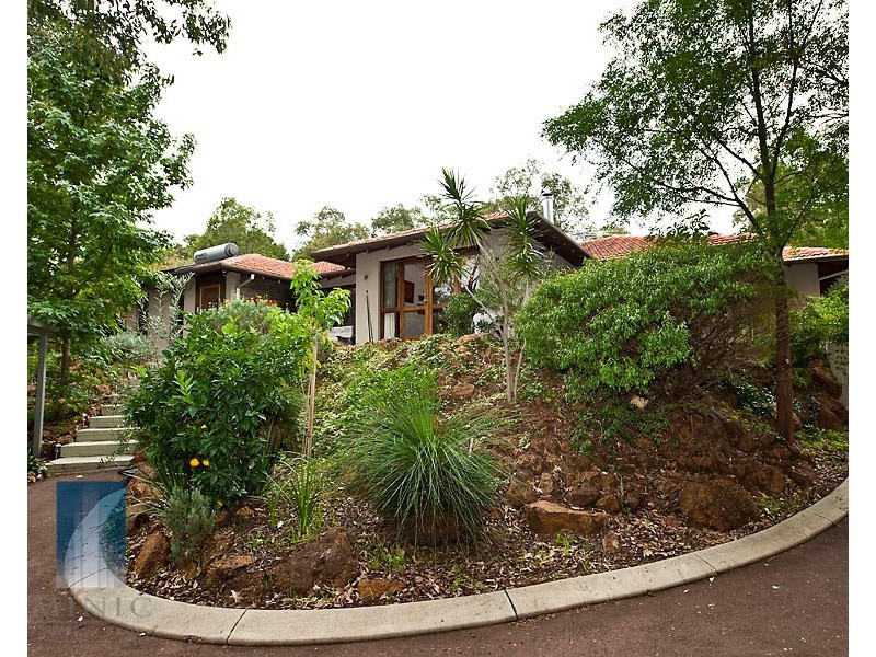7 Tregenna Place, Gooseberry Hill WA 6076