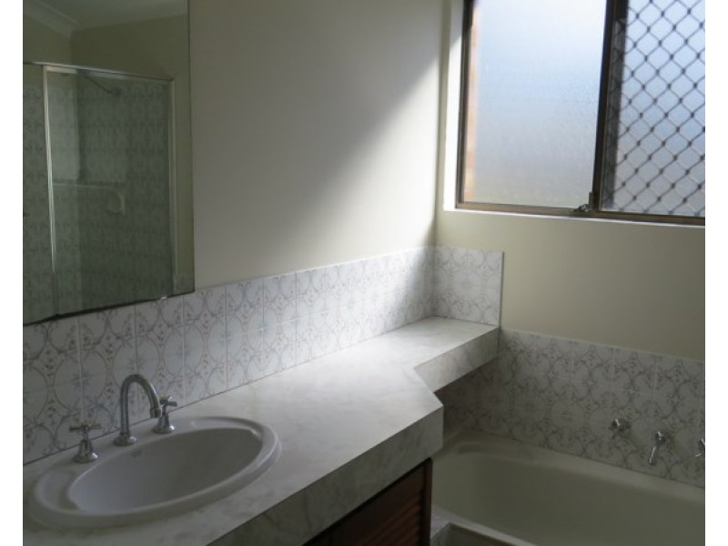 23A Selsdon Road, Camillo WA 6111