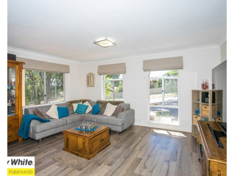 20 Brigalow Way, Lesmurdie WA 6076