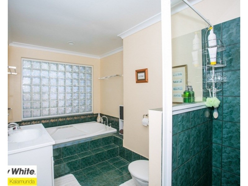 20 Brigalow Way, Lesmurdie WA 6076