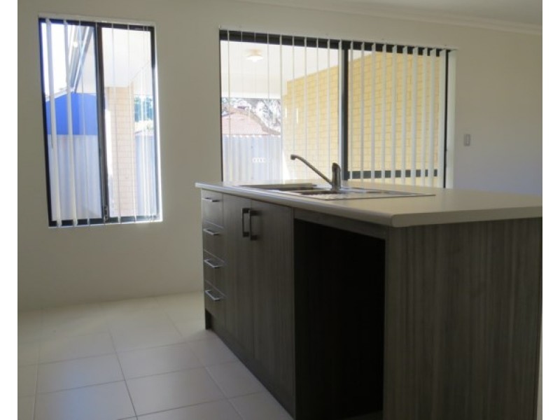 7C Strathearn Road, Forrestfield WA 6058