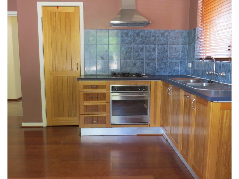 98B Derry Avenue, Mount Nasura WA 6112