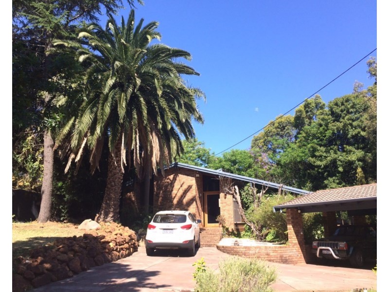 18 Davies Crescent, Gooseberry Hill WA 6076