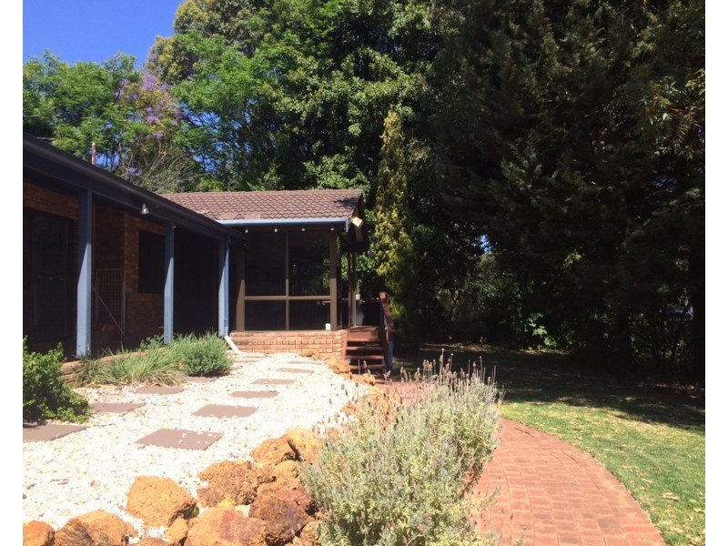 18 Davies Crescent, Gooseberry Hill WA 6076