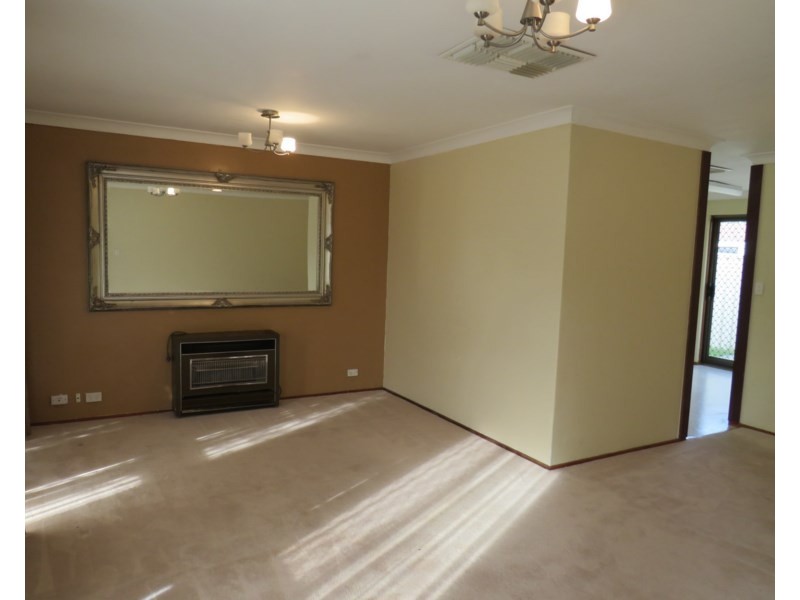 4 Richard Place, Armadale WA 6112