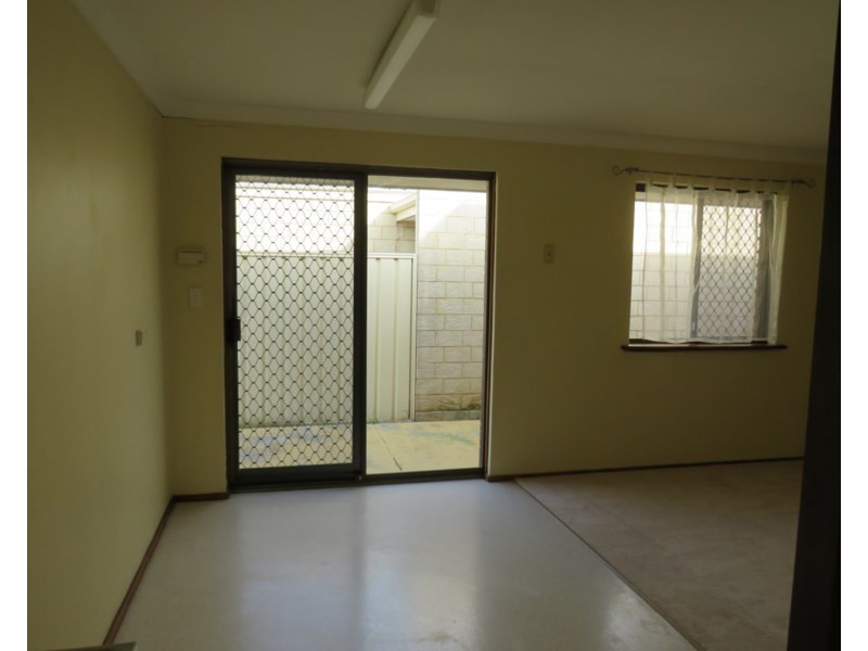 4 Richard Place, Armadale WA 6112