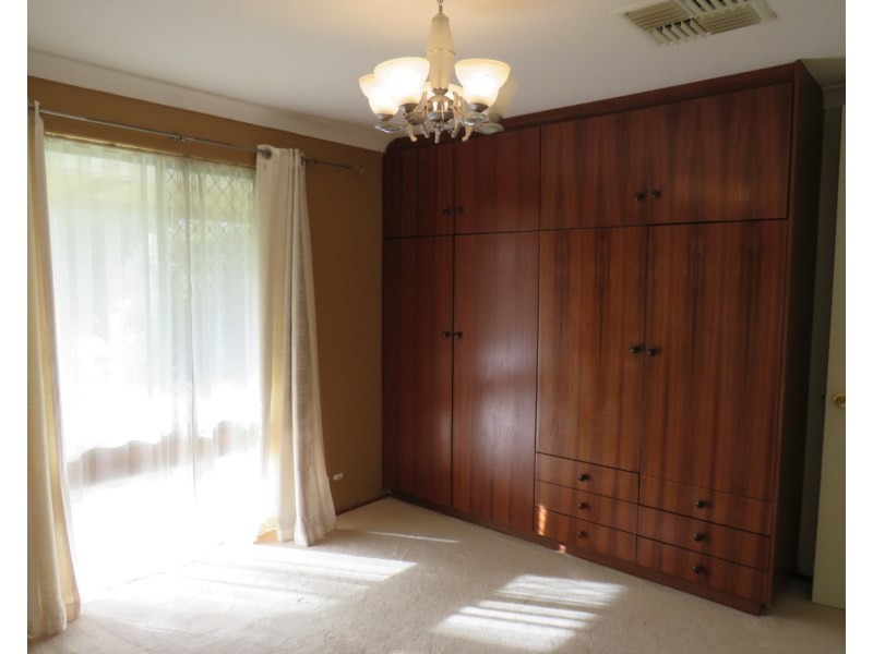 4 Richard Place, Armadale WA 6112