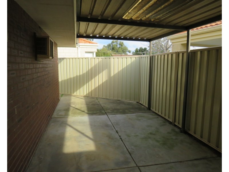 4 Richard Place, Armadale WA 6112