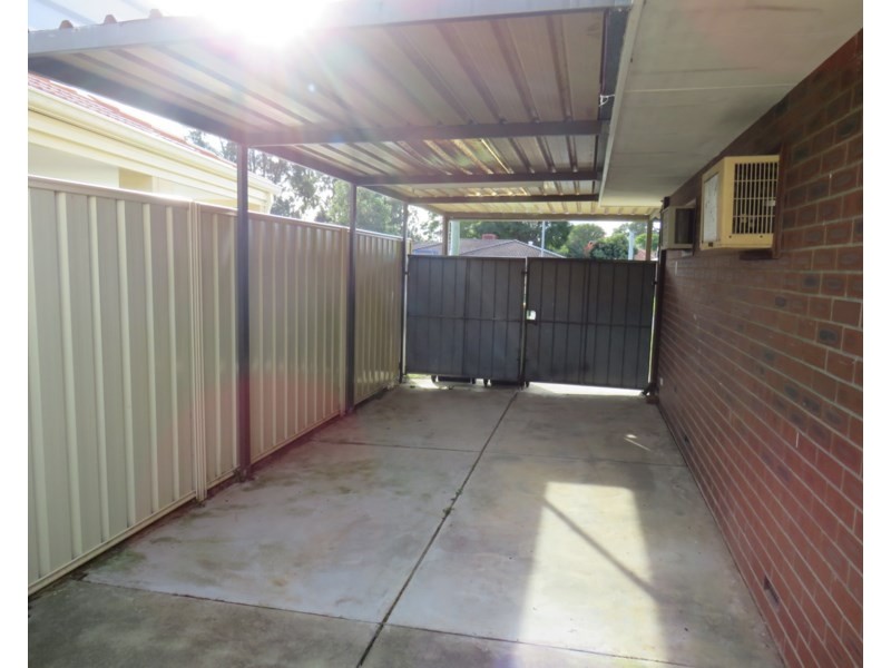 4 Richard Place, Armadale WA 6112