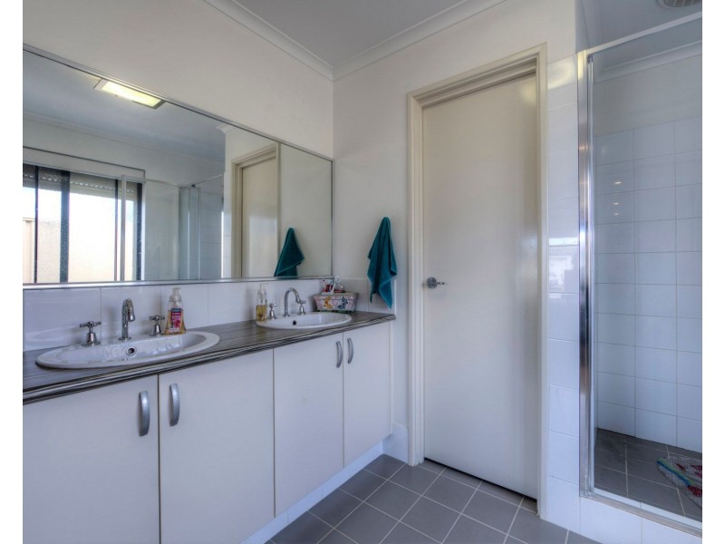 2 Gemina Avenue, Wattle Grove WA 6107