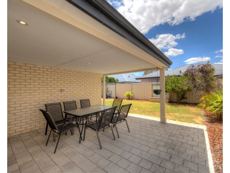 2 Gemina Avenue, Wattle Grove WA 6107