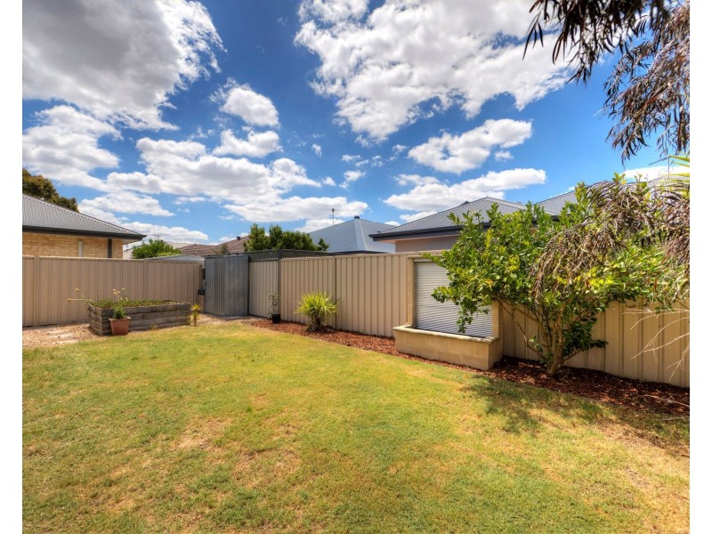 2 Gemina Avenue, Wattle Grove WA 6107