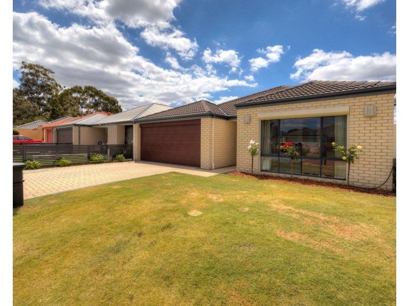 2 Gemina Avenue, Wattle Grove WA 6107