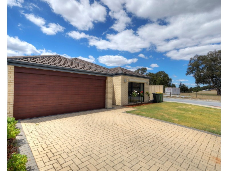 2 Gemina Avenue, Wattle Grove WA 6107