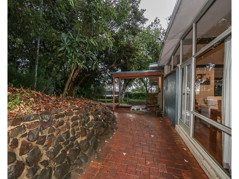 80 Lenori Road, Gooseberry Hill WA 6076