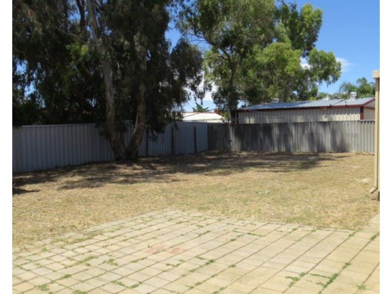 1 Brolga Court, High Wycombe WA 6057