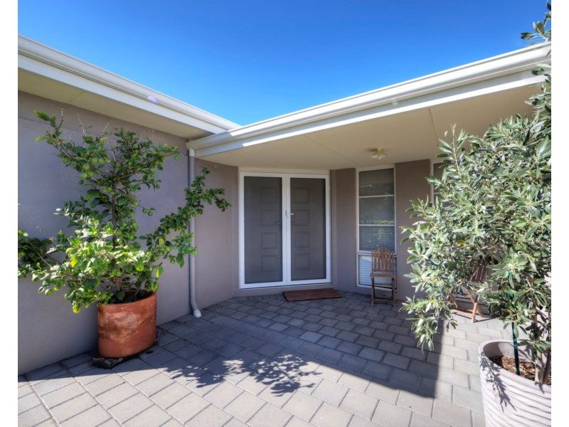 198 Sultana Road East, Forrestfield WA 6058