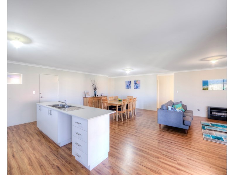 198 Sultana Road East, Forrestfield WA 6058