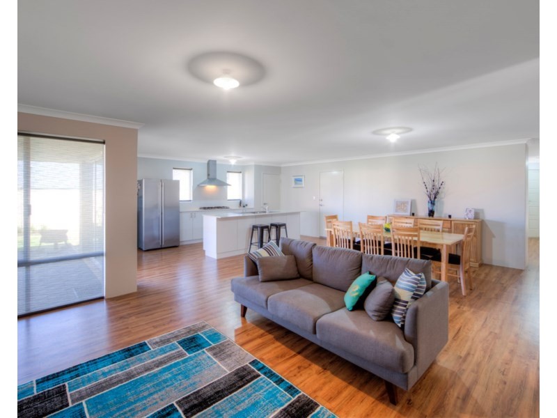 198 Sultana Road East, Forrestfield WA 6058