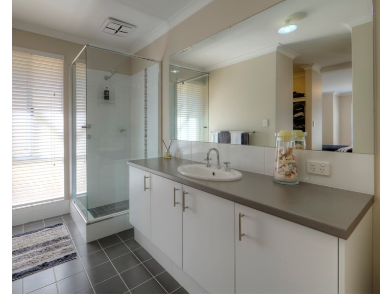 198 Sultana Road East, Forrestfield WA 6058