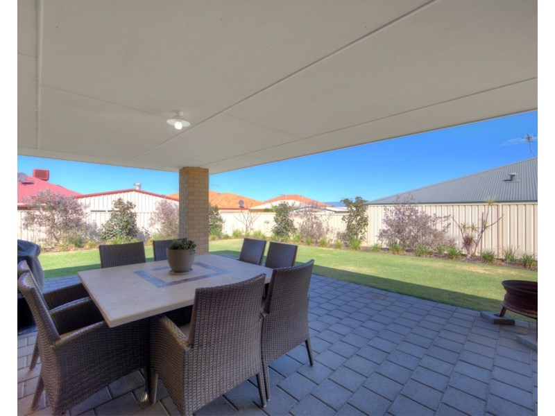 198 Sultana Road East, Forrestfield WA 6058