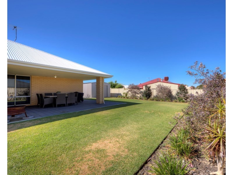 198 Sultana Road East, Forrestfield WA 6058