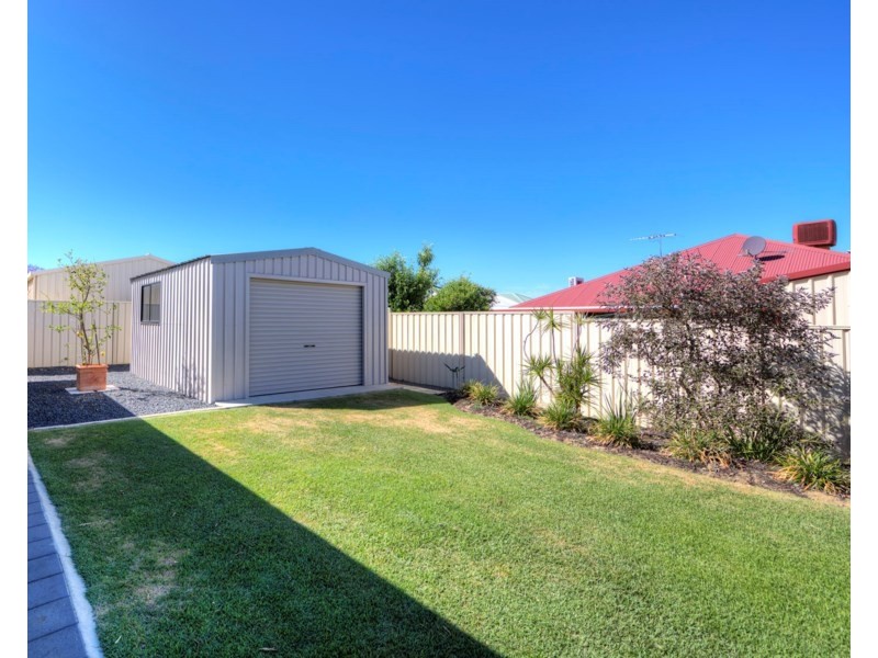 198 Sultana Road East, Forrestfield WA 6058