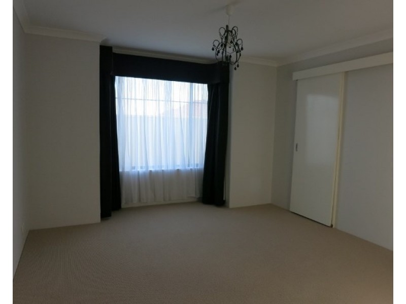 41 Brittain Road, Wattle Grove WA 6107