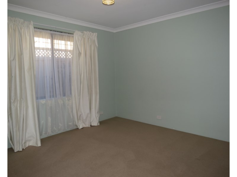 41 Brittain Road, Wattle Grove WA 6107