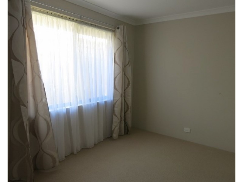 41 Brittain Road, Wattle Grove WA 6107