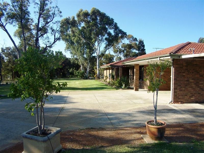 30 Ravenswood Road, Maida Vale WA 6057