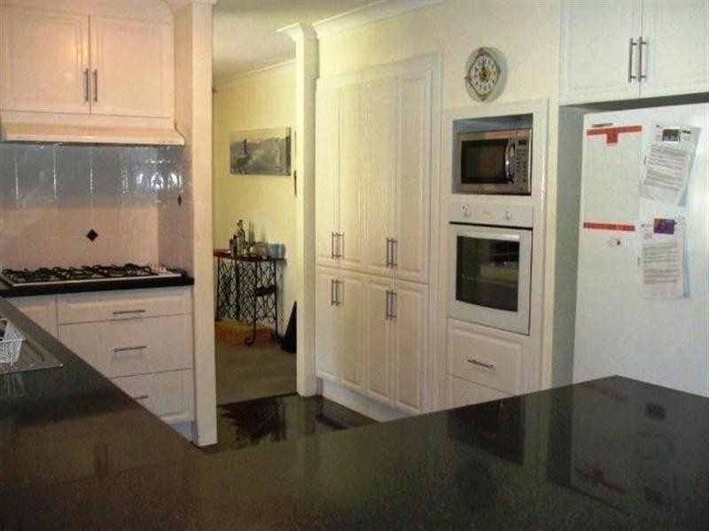 30 Ravenswood Road, Maida Vale WA 6057