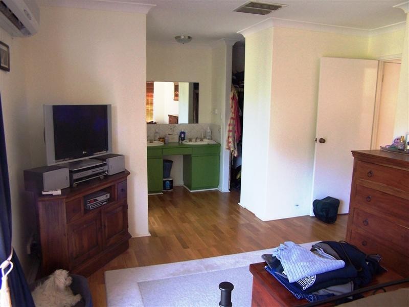 30 Ravenswood Road, Maida Vale WA 6057