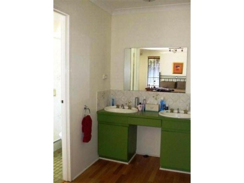 30 Ravenswood Road, Maida Vale WA 6057