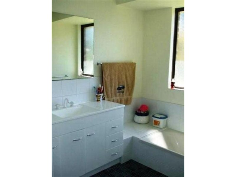 30 Ravenswood Road, Maida Vale WA 6057