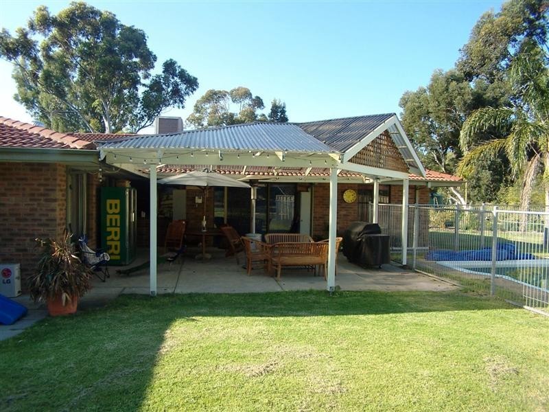 30 Ravenswood Road, Maida Vale WA 6057